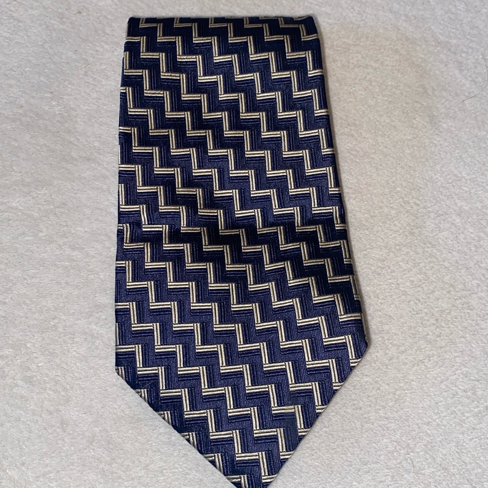 Polo by Ralph Lauren 100% silk navy ivory geometric tie